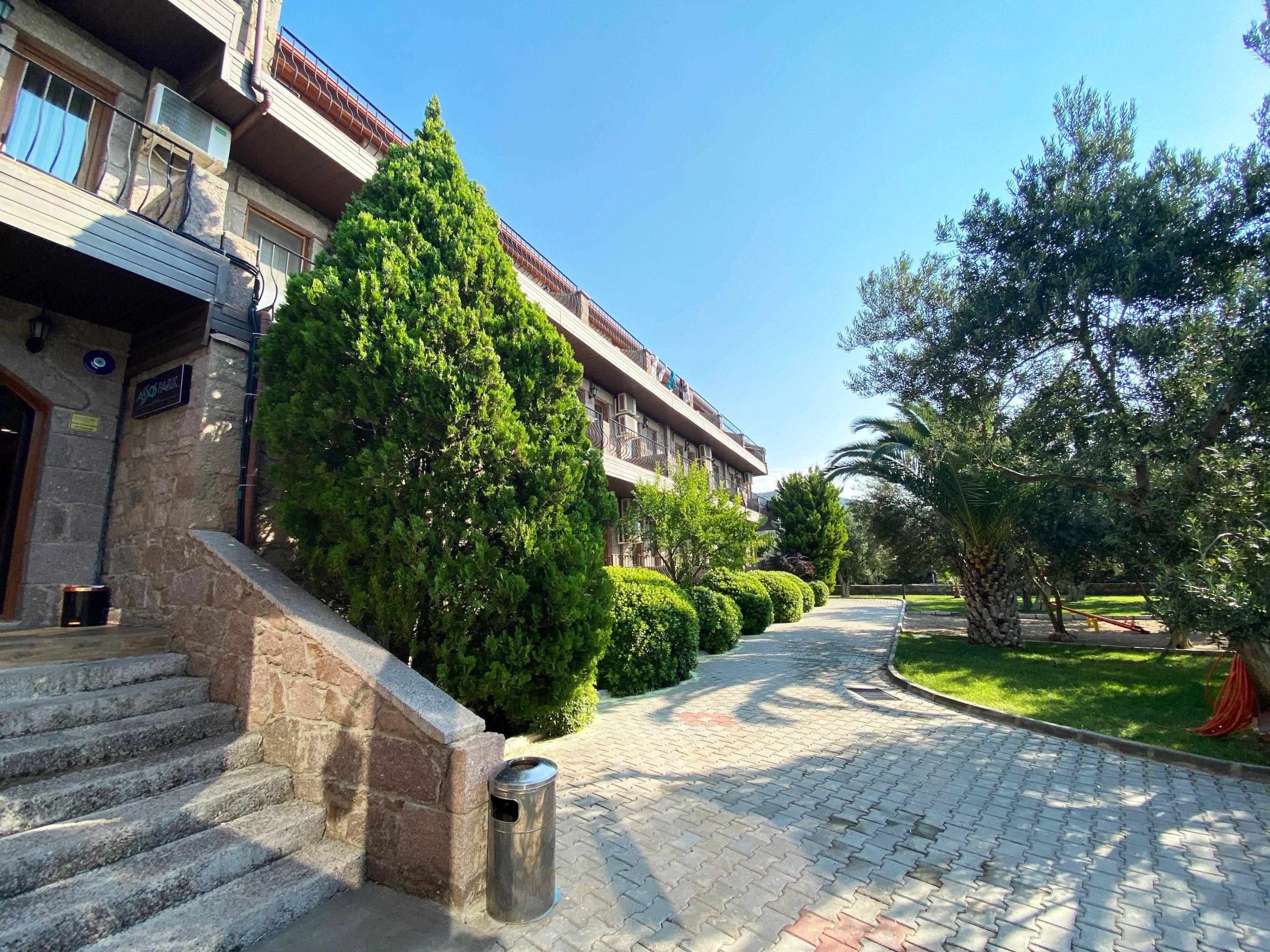 Assos Park Hotel ภายนอก รูปภาพ