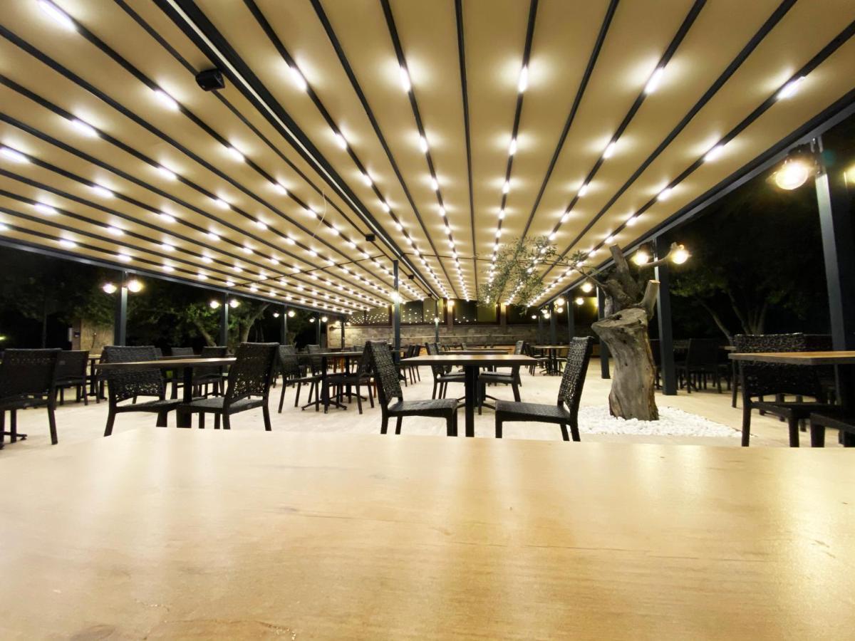 Assos Park Hotel ภายนอก รูปภาพ