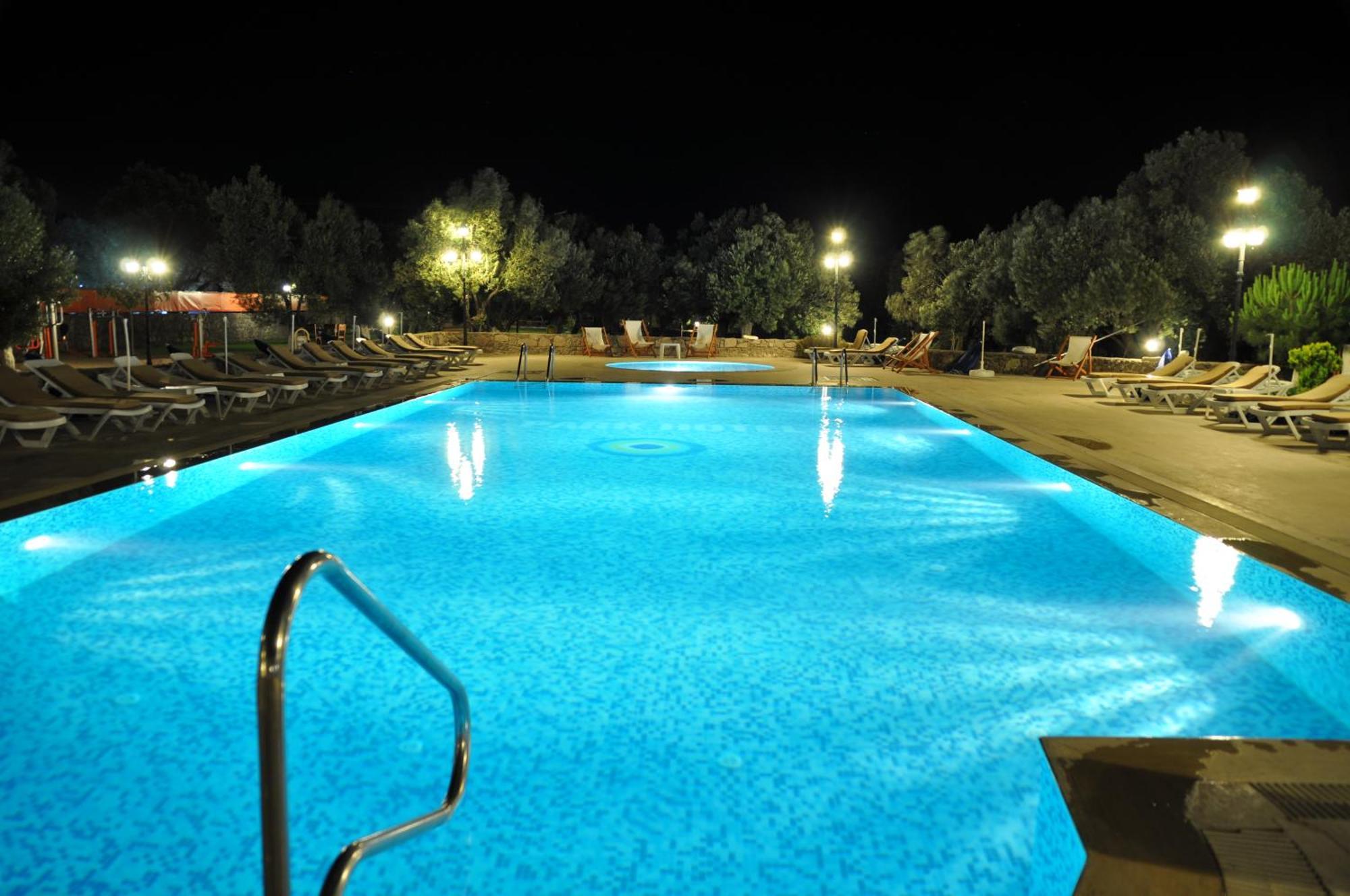 Assos Park Hotel ภายนอก รูปภาพ