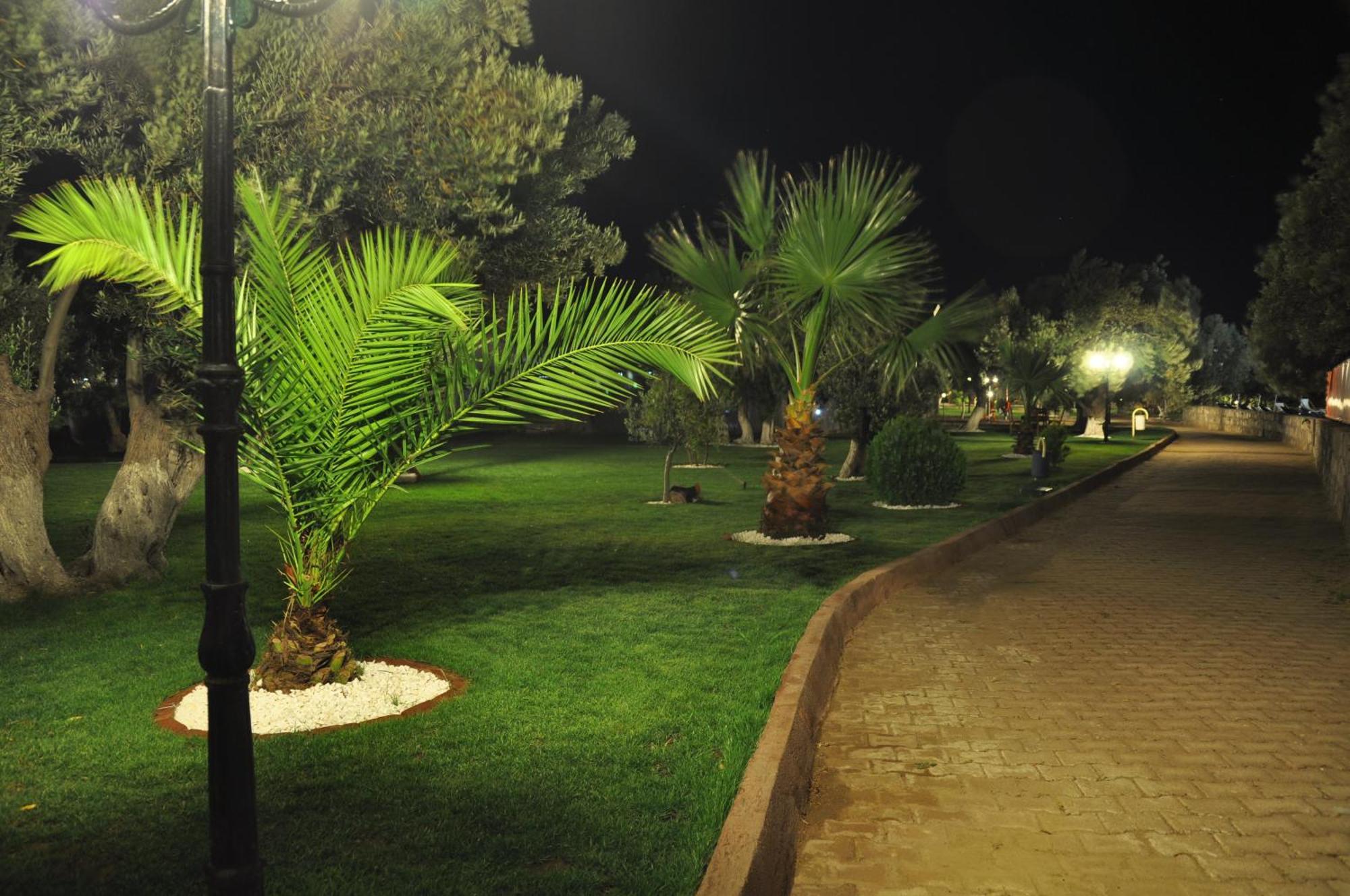 Assos Park Hotel ภายนอก รูปภาพ