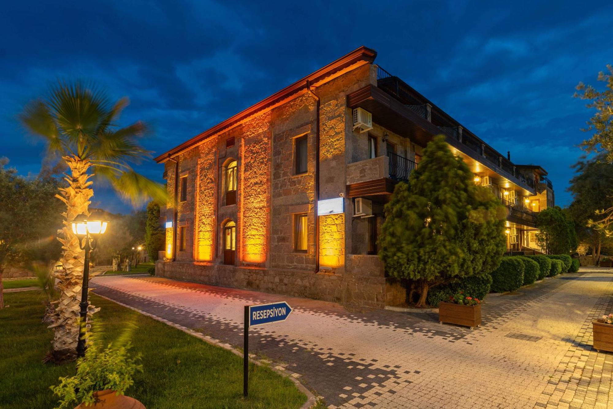 Assos Park Hotel ภายนอก รูปภาพ