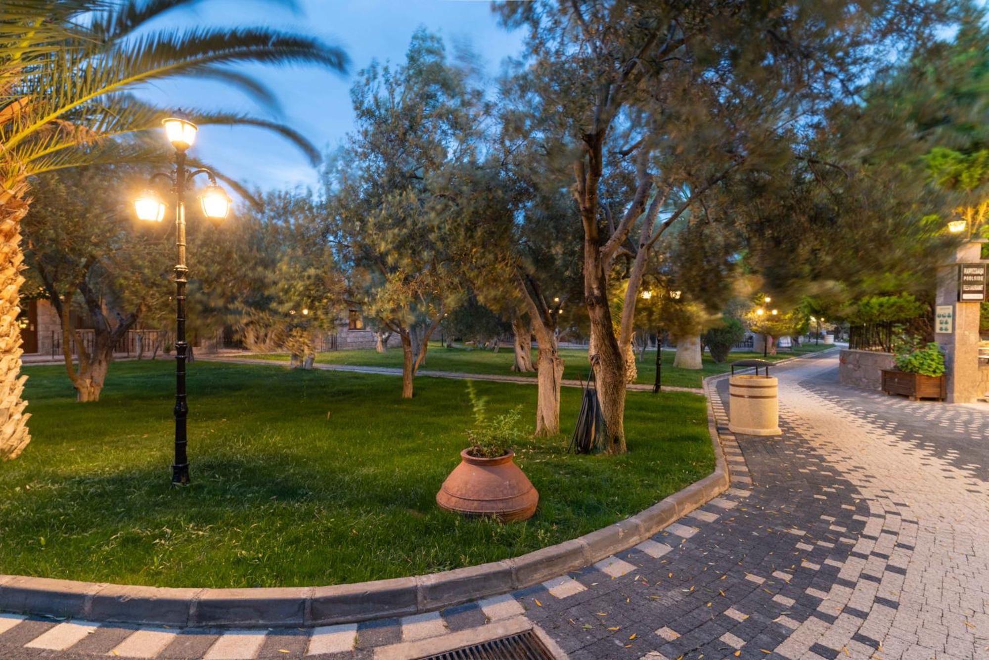 Assos Park Hotel ภายนอก รูปภาพ