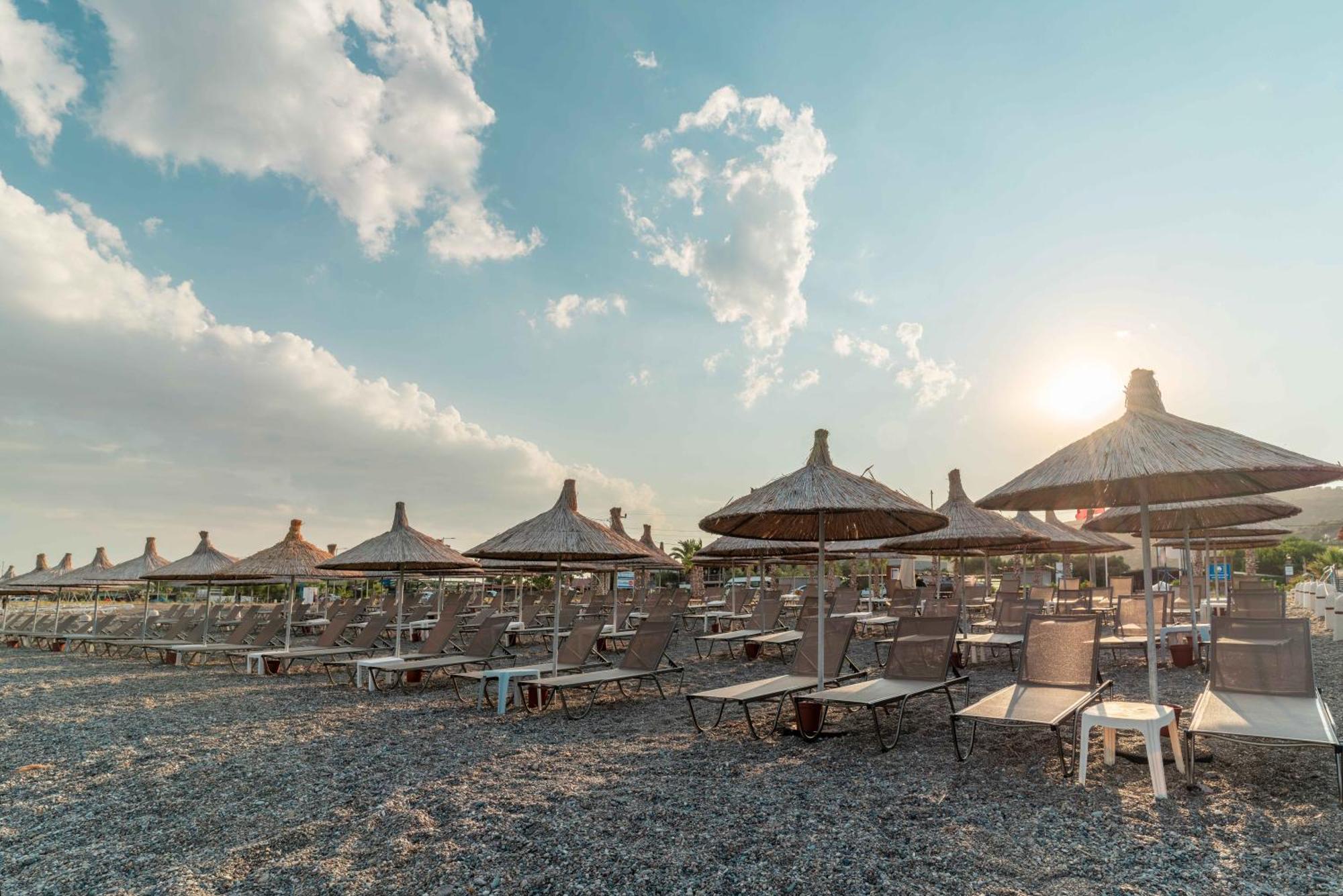 Assos Park Hotel ภายนอก รูปภาพ