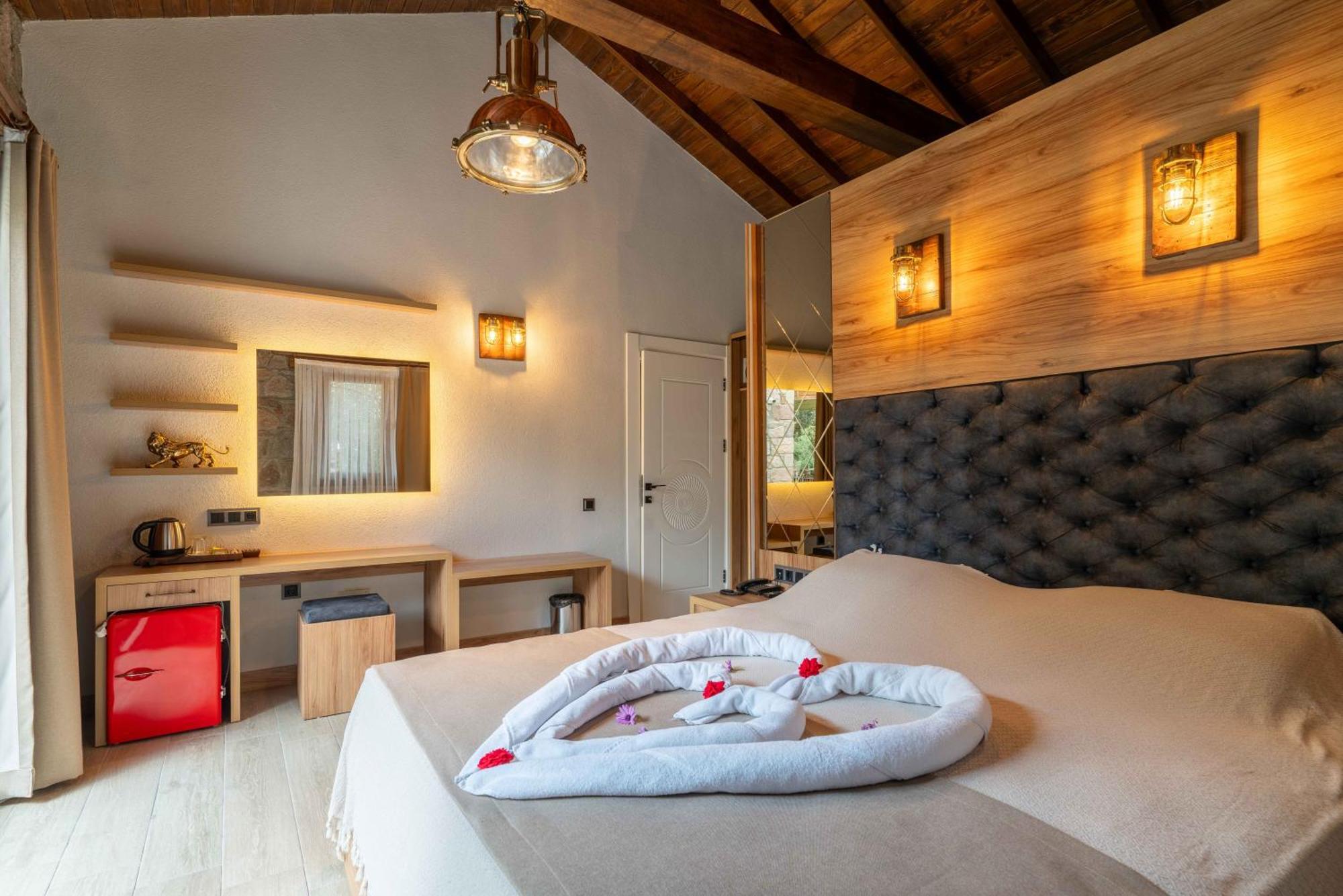 Assos Park Hotel ภายนอก รูปภาพ