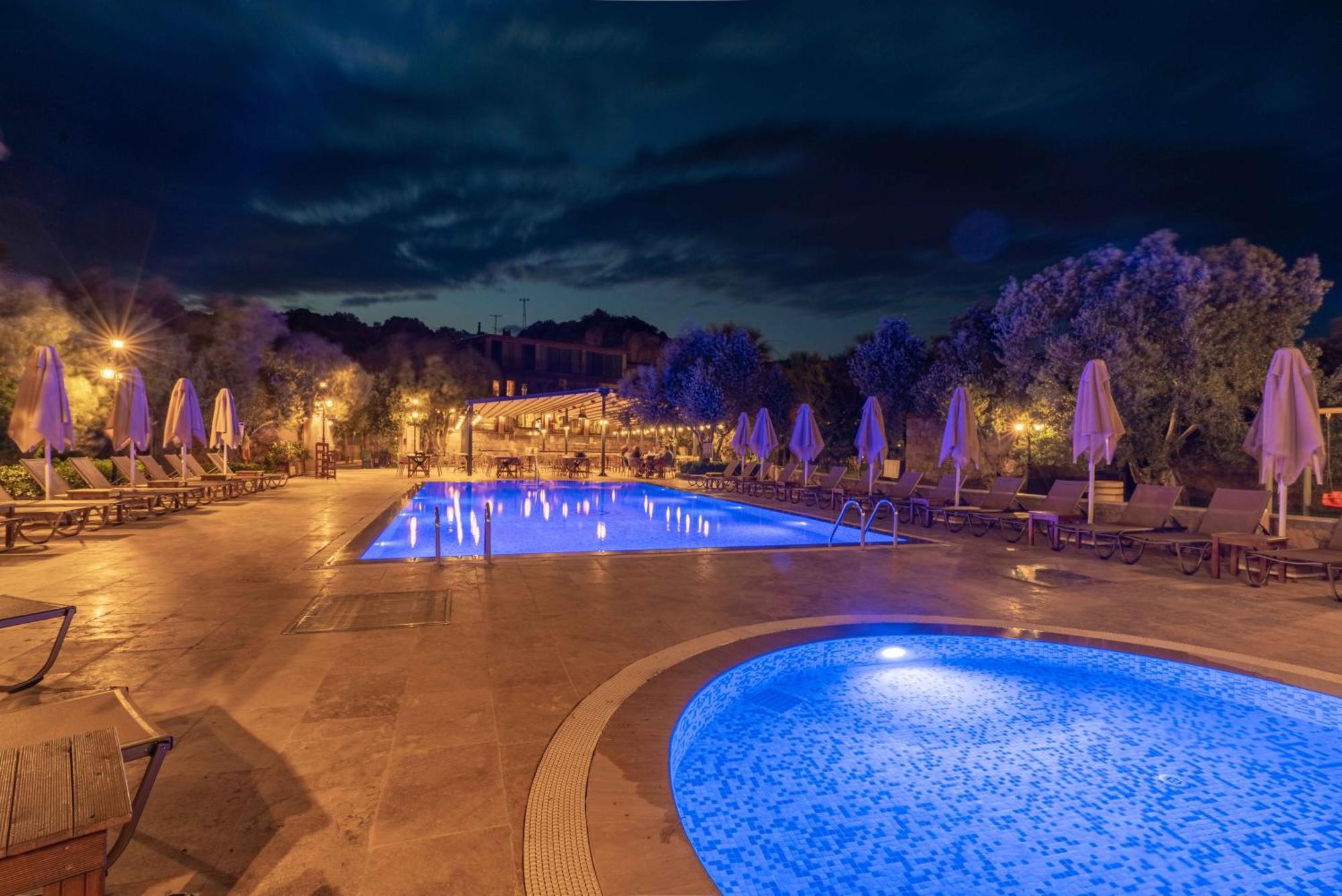Assos Park Hotel ภายนอก รูปภาพ