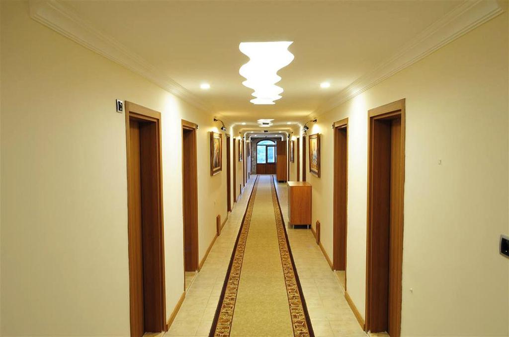 Assos Park Hotel ภายนอก รูปภาพ